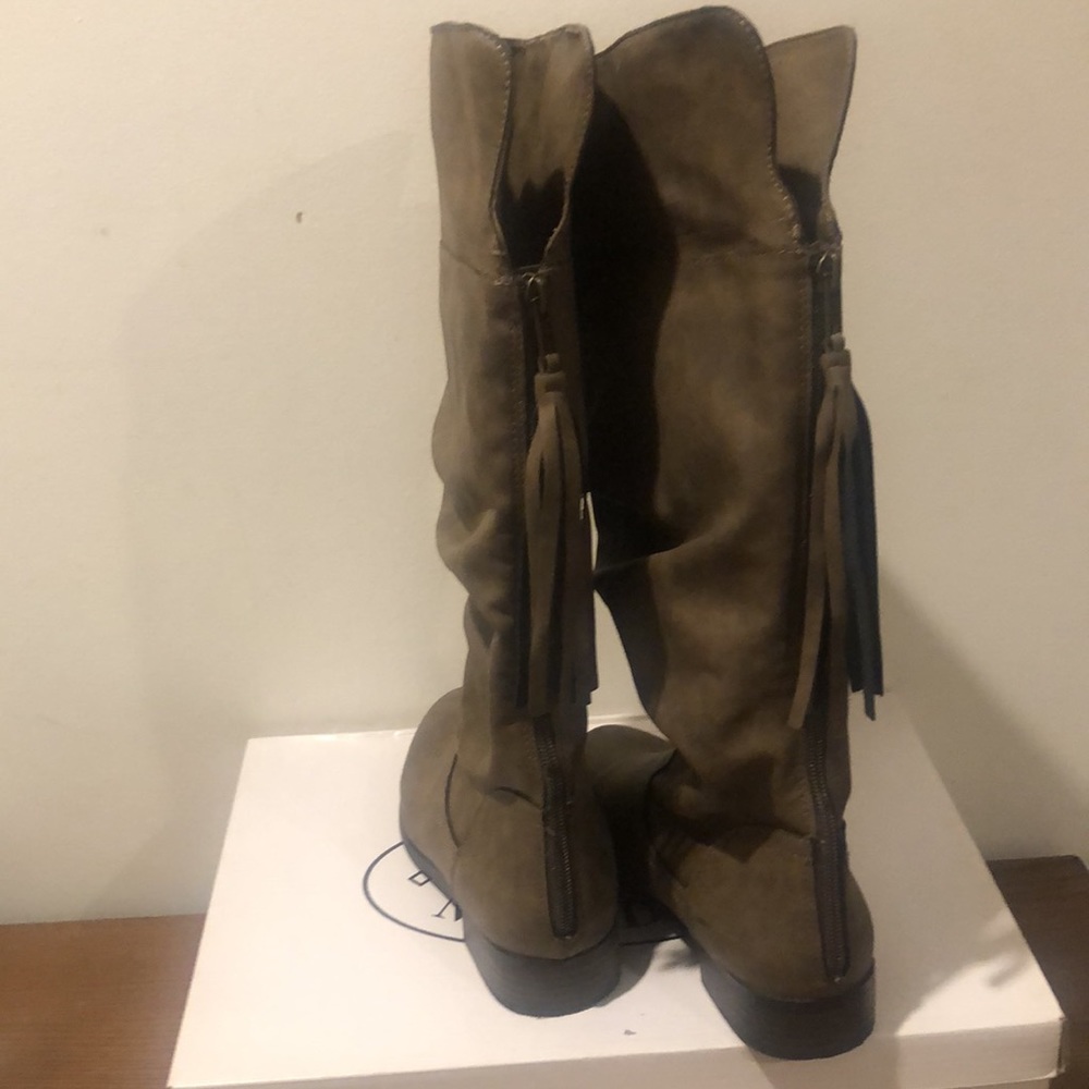 Boots - Picture 2 of 3